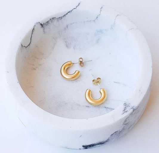 Virtue Thick Mini Huggie