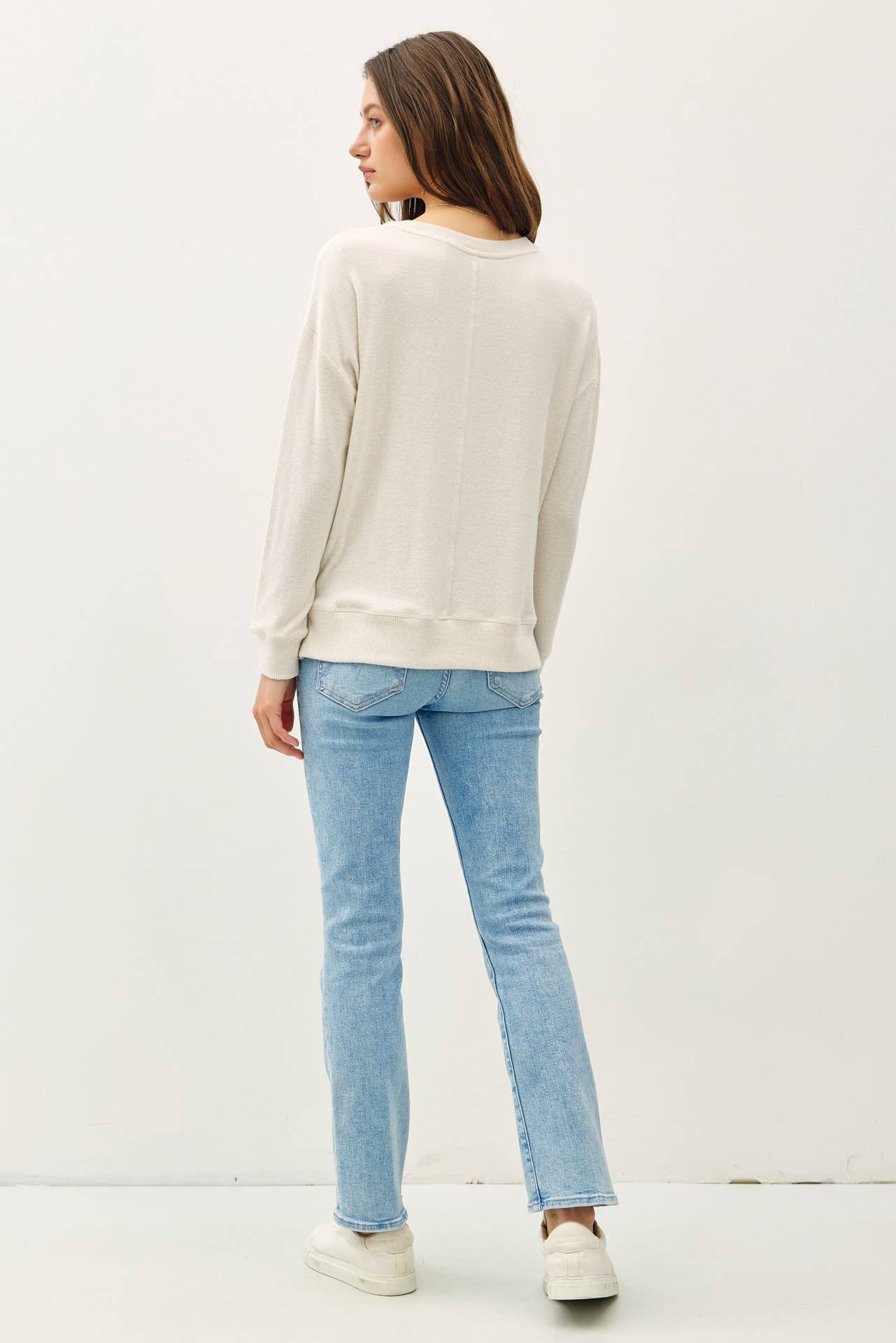 ROUND NECK HACCI BRUSHED PULLOVER KNIT TOP