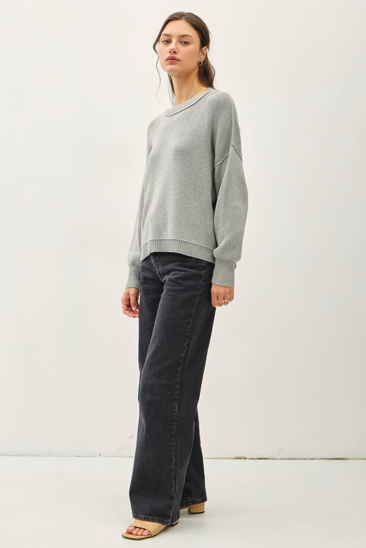 RIBBED KNIT SWEATER WITH RAW SEAM DETAILS, 2 colors