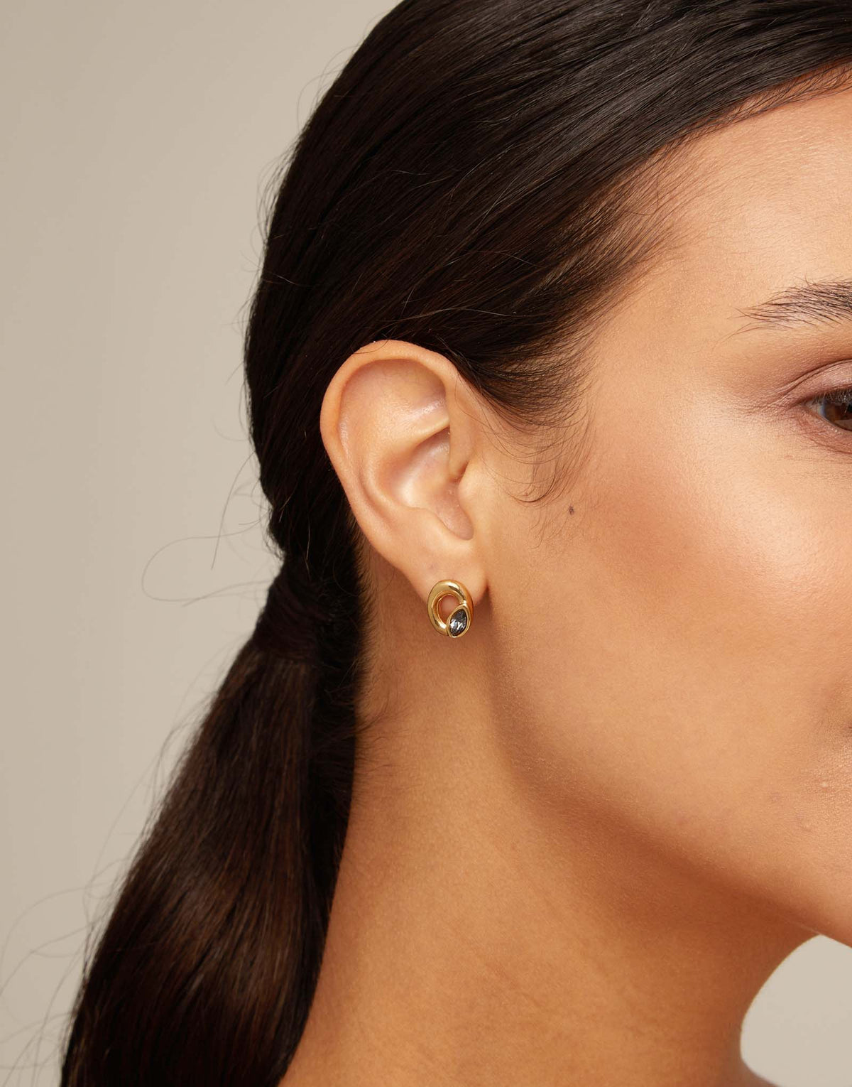 Uno de 50 Details Gold Earrings