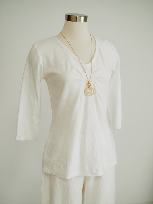 Cut Loose 3/4 Sleeve Tuck Front White Top